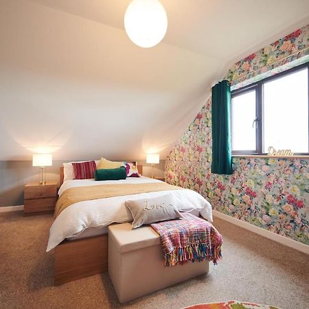 Maes Y Mel- A Couples, Pet Friendly, Rural Romantic Getaway With Countryside Views Gellywen エクステリア 写真