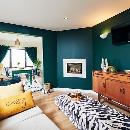 Maes Y Mel- A Couples, Pet Friendly, Rural Romantic Getaway With Countryside Views Gellywen エクステリア 写真