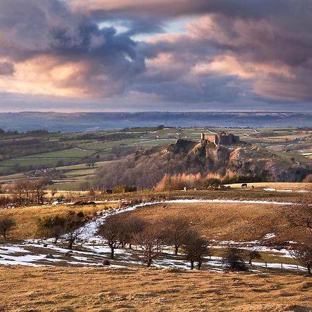 Maes Y Mel- A Couples, Pet Friendly, Rural Romantic Getaway With Countryside Views Gellywen エクステリア 写真