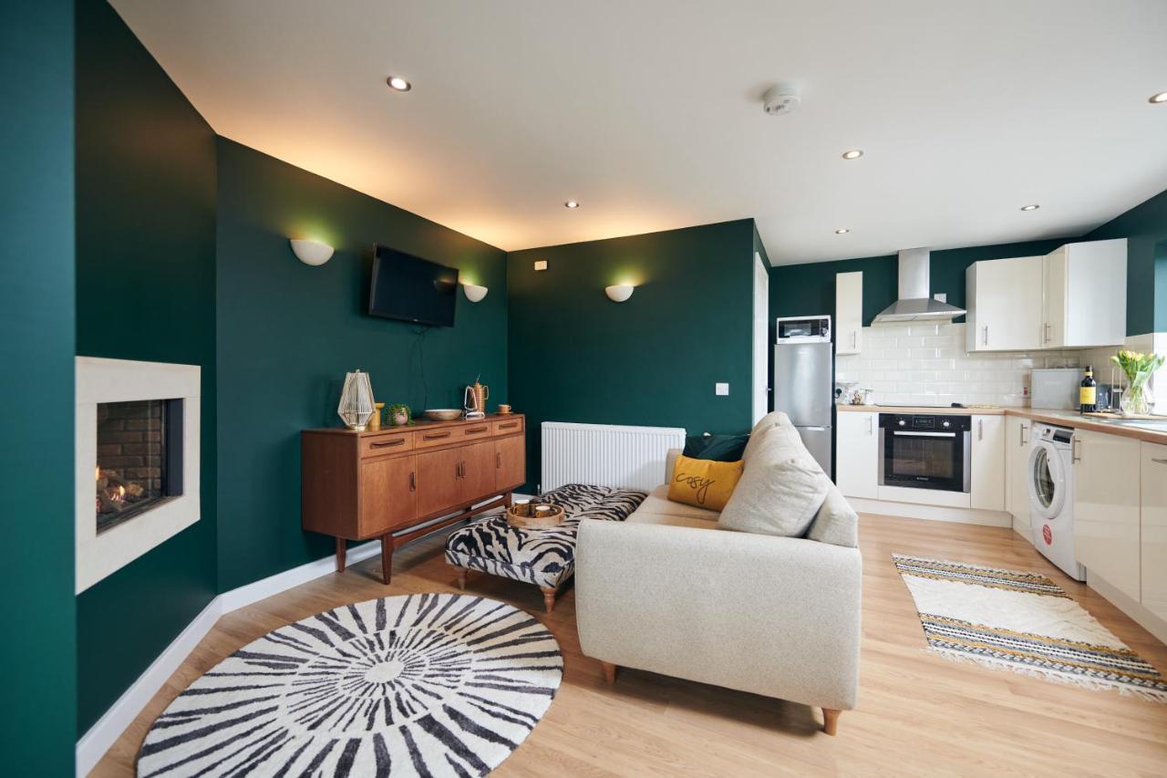 Maes Y Mel- A Couples, Pet Friendly, Rural Romantic Getaway With Countryside Views Gellywen エクステリア 写真