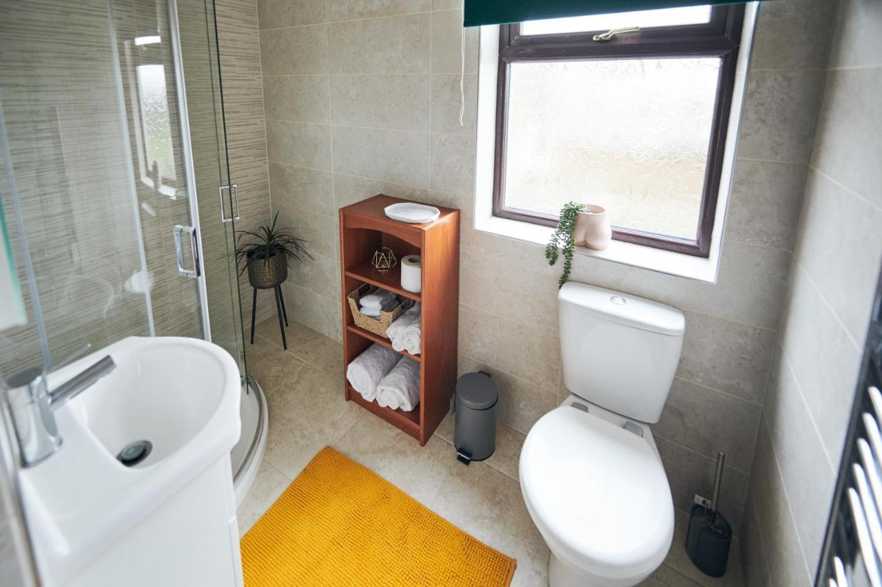 Maes Y Mel- A Couples, Pet Friendly, Rural Romantic Getaway With Countryside Views Gellywen エクステリア 写真