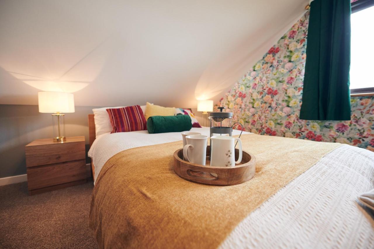 Maes Y Mel- A Couples, Pet Friendly, Rural Romantic Getaway With Countryside Views Gellywen エクステリア 写真