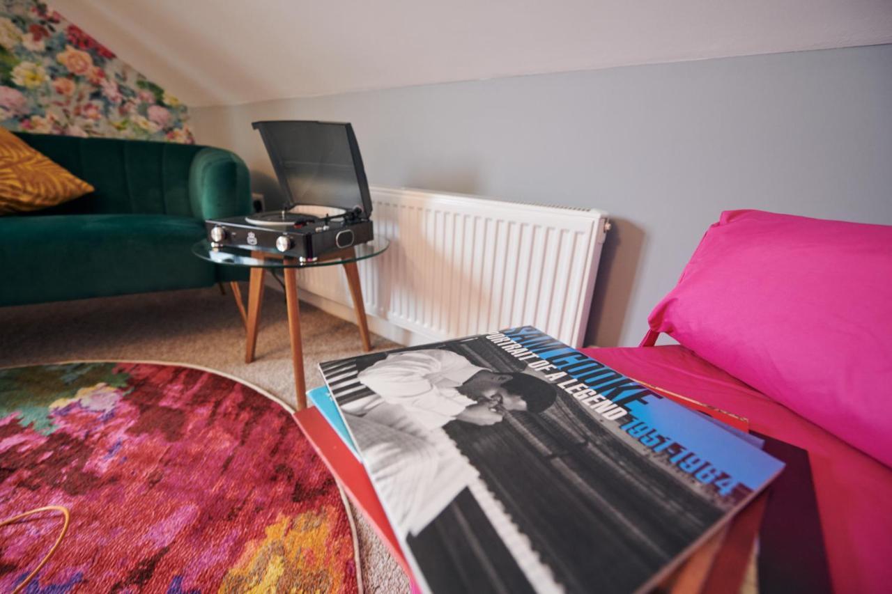 Maes Y Mel- A Couples, Pet Friendly, Rural Romantic Getaway With Countryside Views Gellywen エクステリア 写真