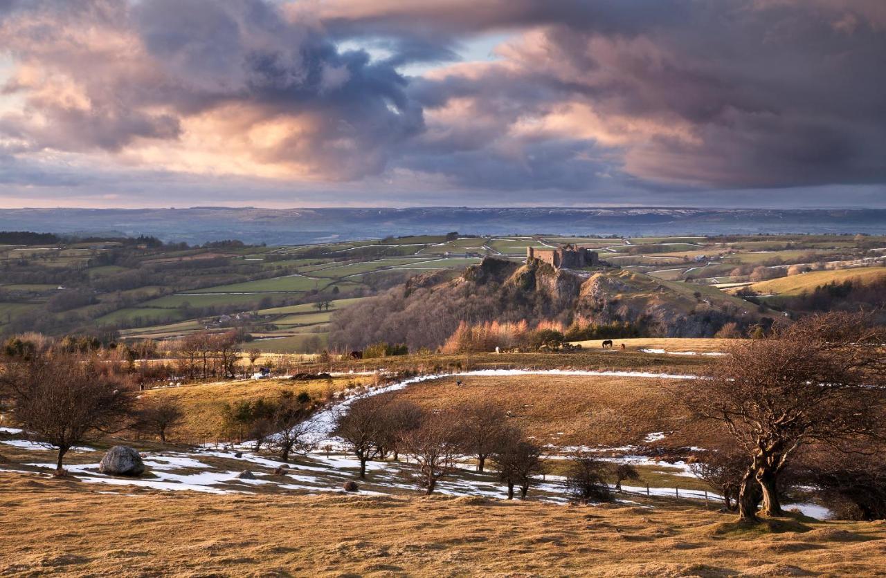 Maes Y Mel- A Couples, Pet Friendly, Rural Romantic Getaway With Countryside Views Gellywen エクステリア 写真